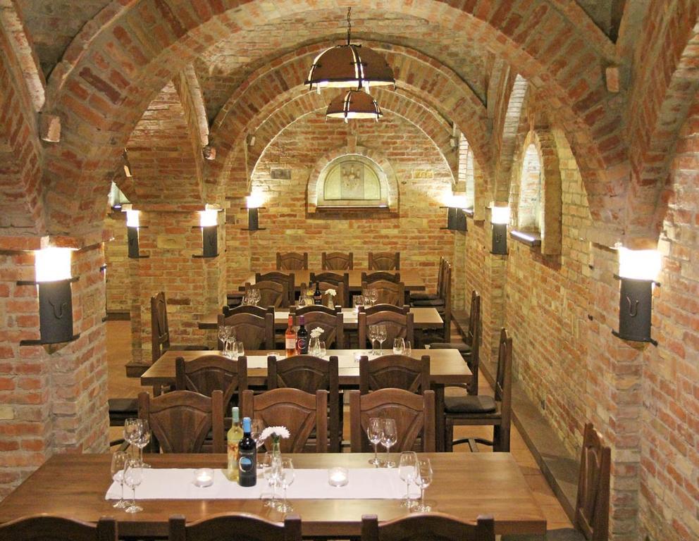 Filakovo Penzion Kallai A Vinaren מראה חיצוני תמונה